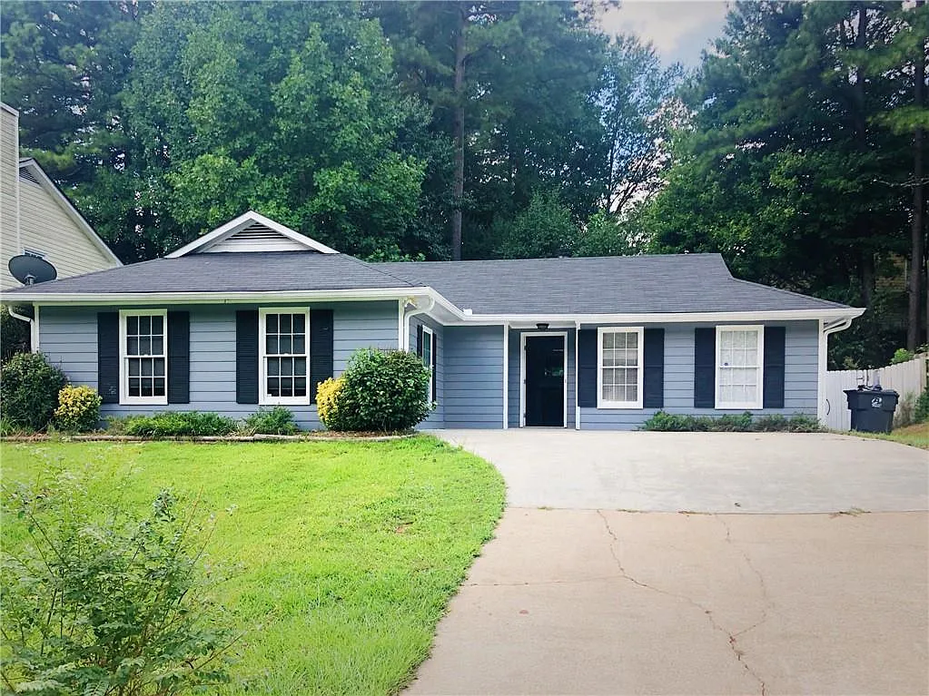 4 bed, 2.0 bath, 1312 sqft, $2,100 — Photo 2