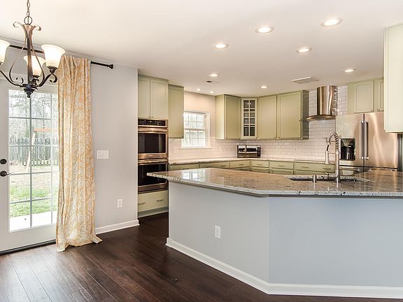 5th image of 1117 Holly Meadow Dr