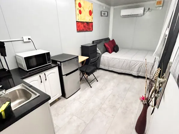 131-135 NW 57th St, Fort Lauderdale, FL 33309