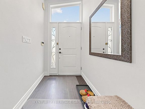 5th image of 33 Tollerton Ave