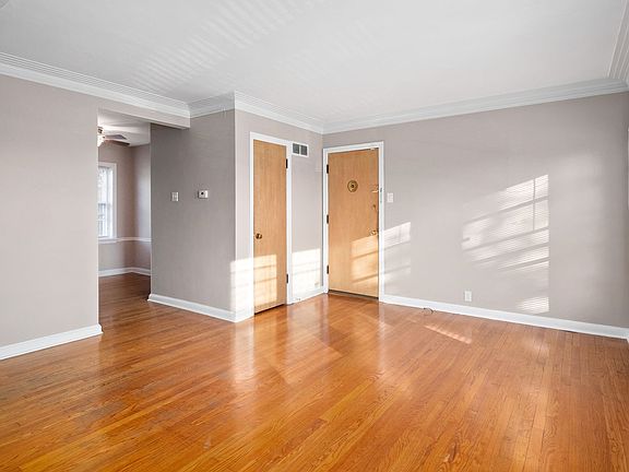 3rd image of 3307 Lawn Ave #2-1S