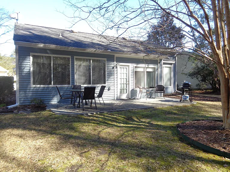 6 Coburn Ln — Photo 23