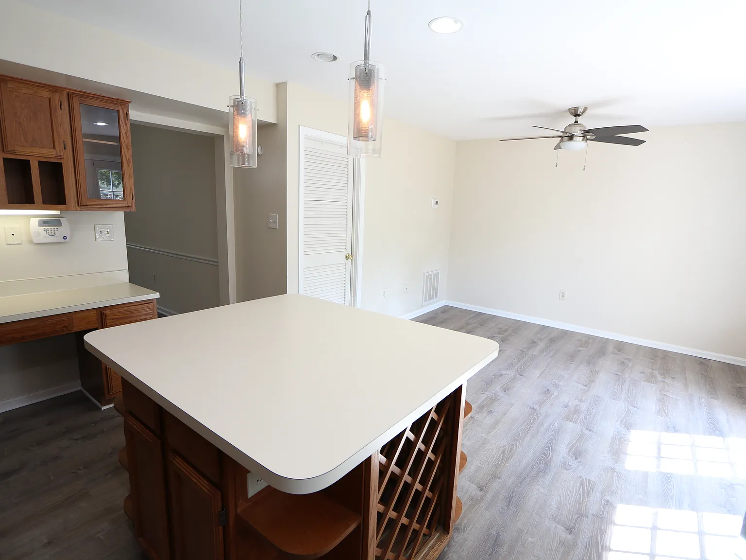 3 bed, 2.5 bath, 1760 sqft, $2,650 — Photo 4
