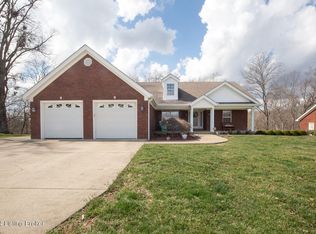 385 Overlook Estates Dr, Shepherdsville, KY 40165