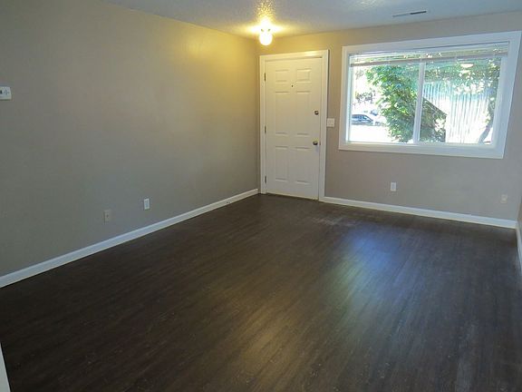 2nd image of 762 SE 16th Ave
