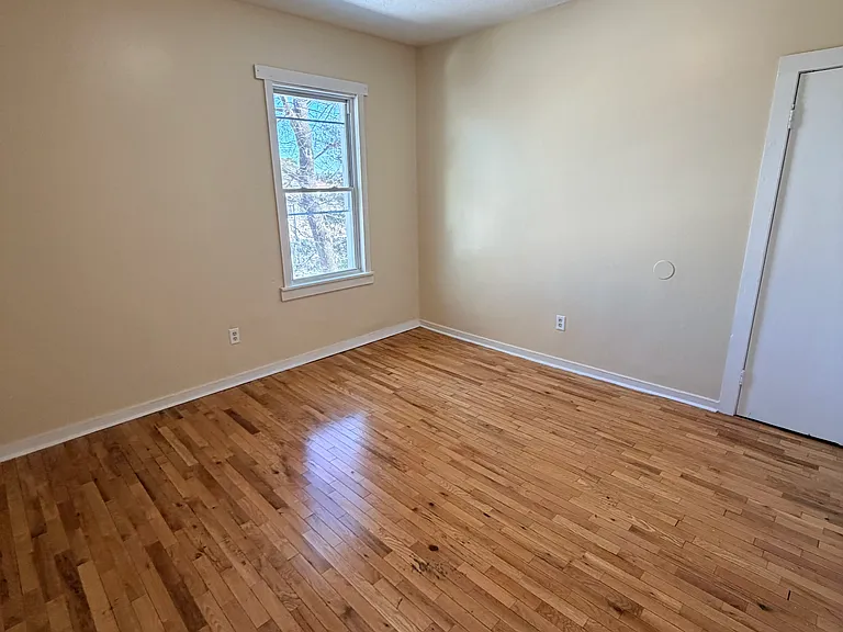 33 Dickerman St #D — Photo 12