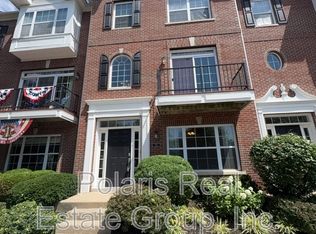 121 11th St NW, Carmel, IN 46032