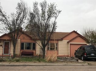 807 Safford Ave, Garden City, KS 67846