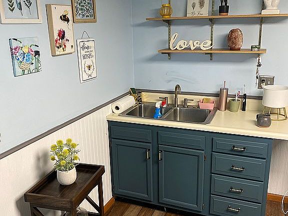 Lower level living space