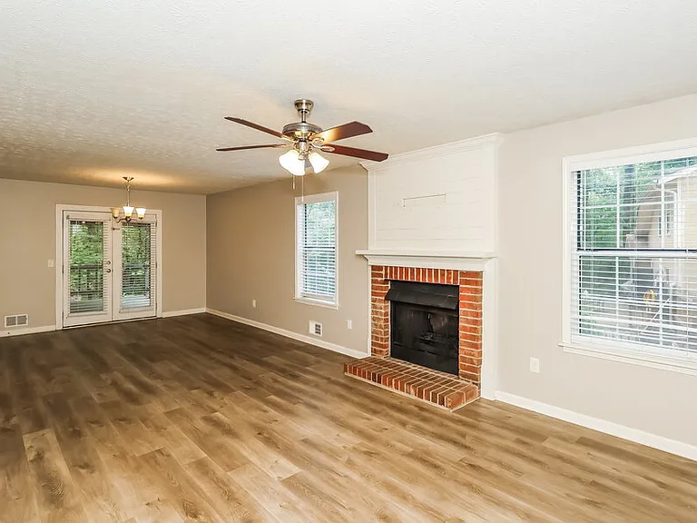 15 Valley Brook Dr — Photo 4