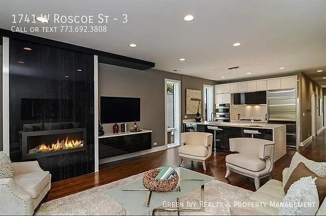 1741 W Roscoe St #3 — Photo 6