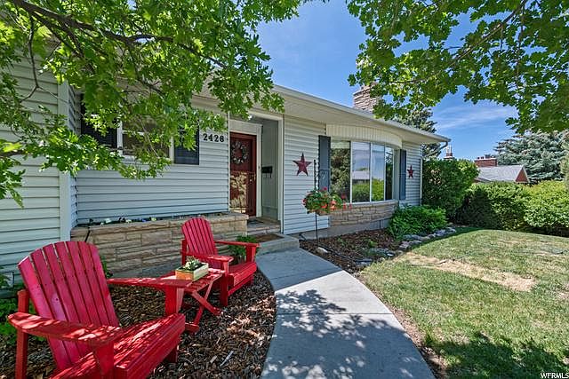 1st image of 2428 E Beacon Dr