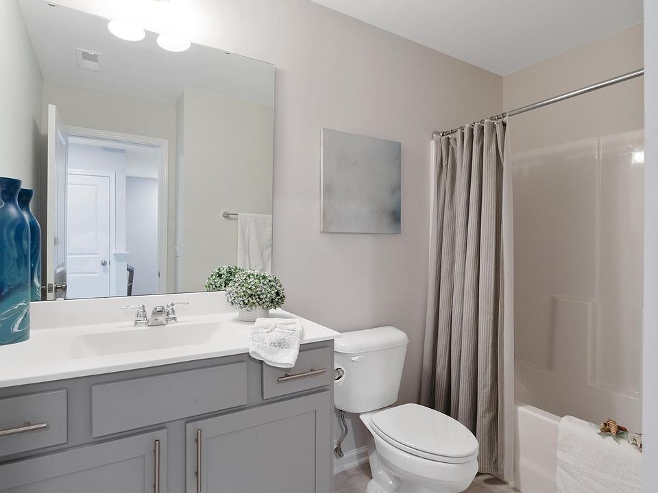Gorgeous spare bathroom