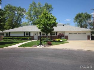 4525 N Pleasant Ridge Ct, Peoria, IL 61614