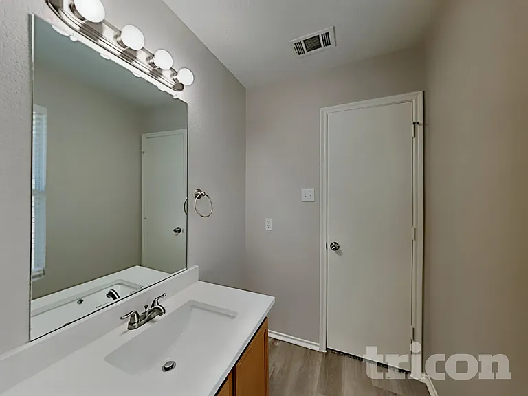135 Jefferson Dr — Photo 10