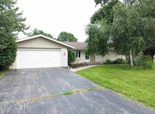 1251 Sunflower Dr, Rockford, IL 61107