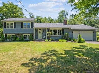 814 Clintonville Rd, Wallingford, CT 06492