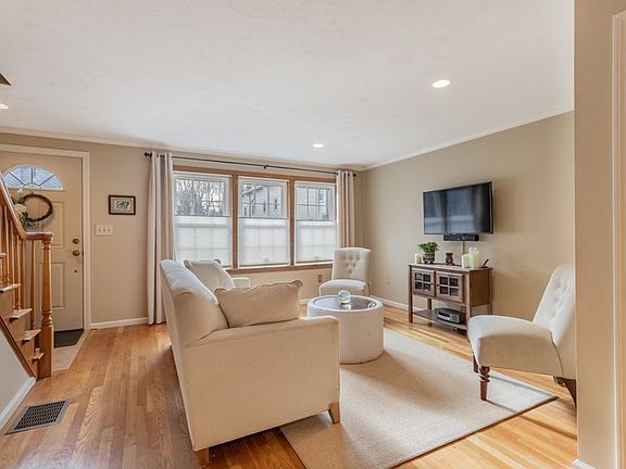 4th image of 43 Merrymount Rd Unit 5