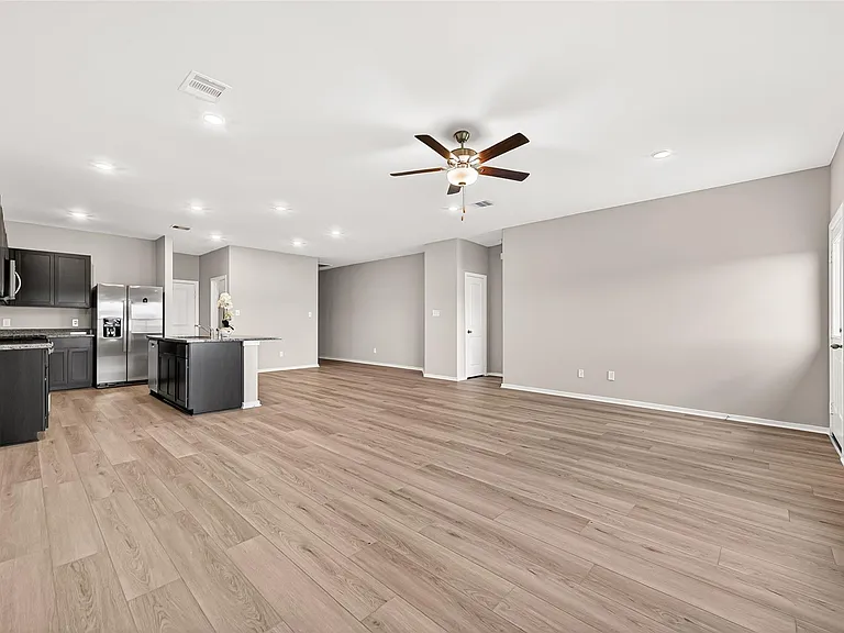 5330 Buffalo Grass Ln — Photo 7