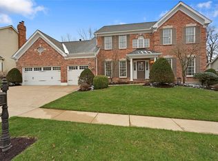 16236 Berry View Ct, Ballwin, MO 63011