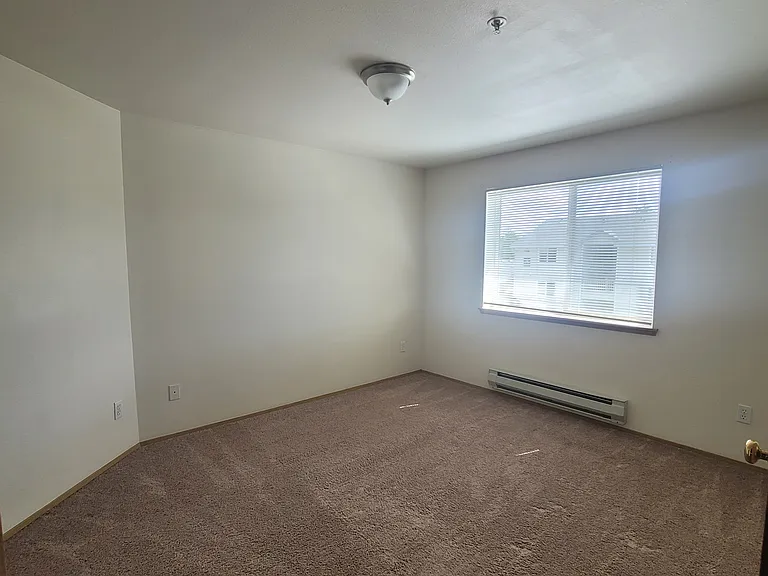 Autumnwood Apartments — Photo 12