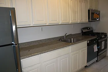 Rented by Roberto Guilbet, LREB