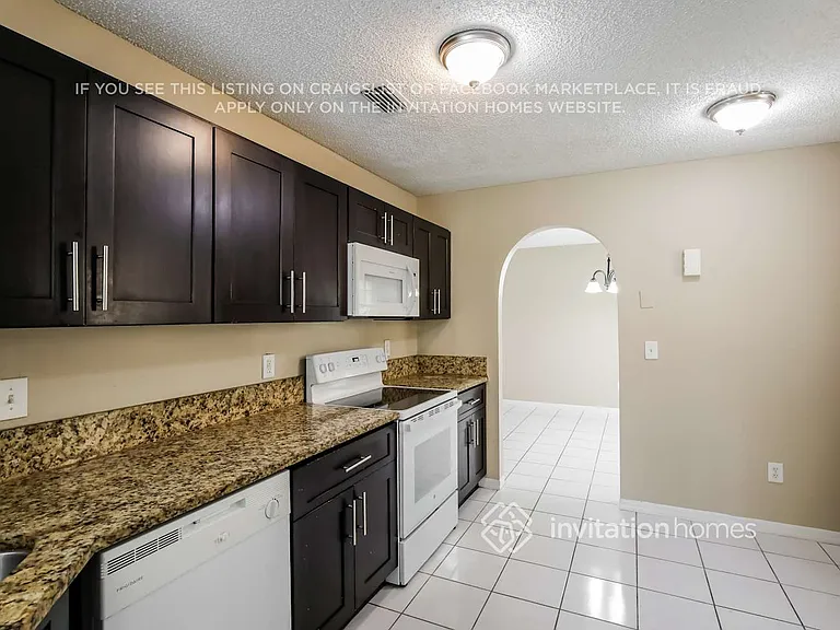 1614 SW 158th Ter — Photo 8