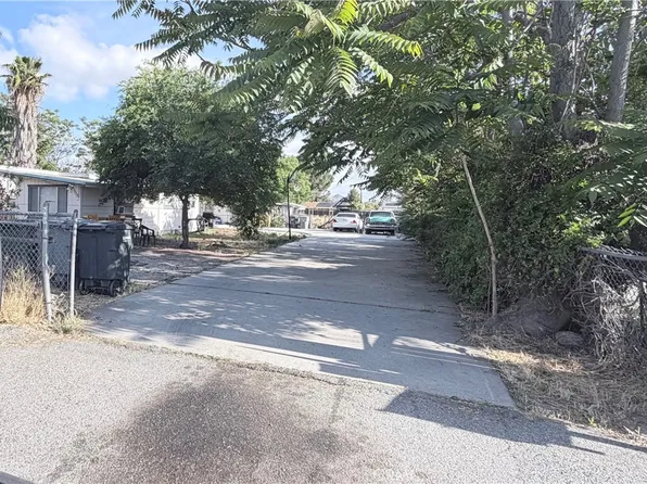 581 E Menlo Ave, Hemet, CA 92543