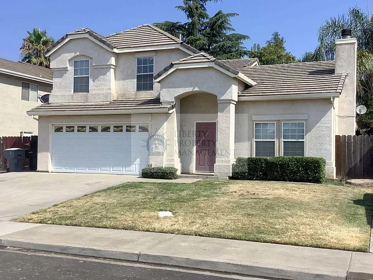 2413 Country Manor Dr — Photo 1