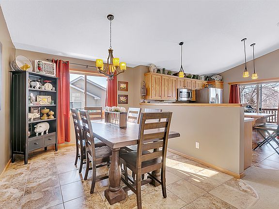 2nd image of 1007 Strawberry Ct