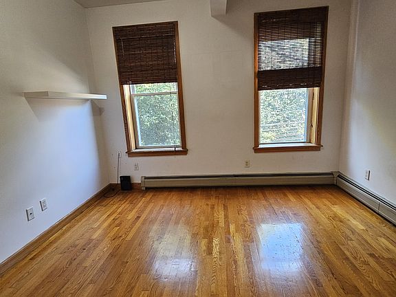 4th image of 208 Wooster St #2B