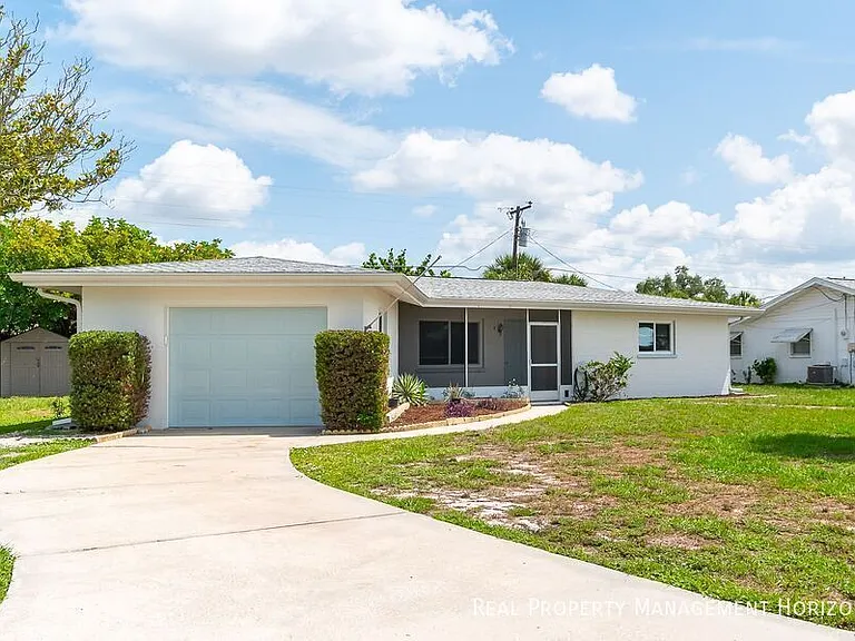535 Oxford Dr — Photo 2