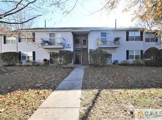 125 Applegate Ln, East Brunswick, NJ