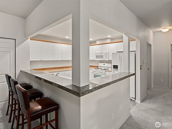 5th image of 7321 Centerville Court #605