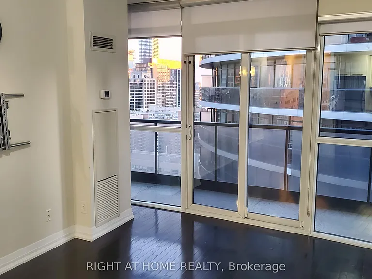 25 Carlton St #2806 — Photo 10