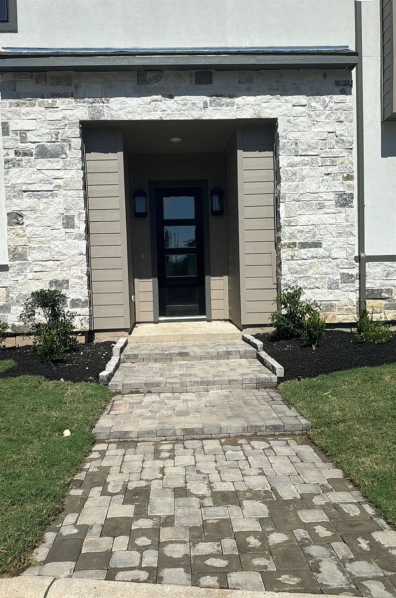 Building Photo - 3218 Royal Oaks Hollow Ln