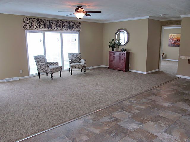 2nd image of 31 Pinetree Ln