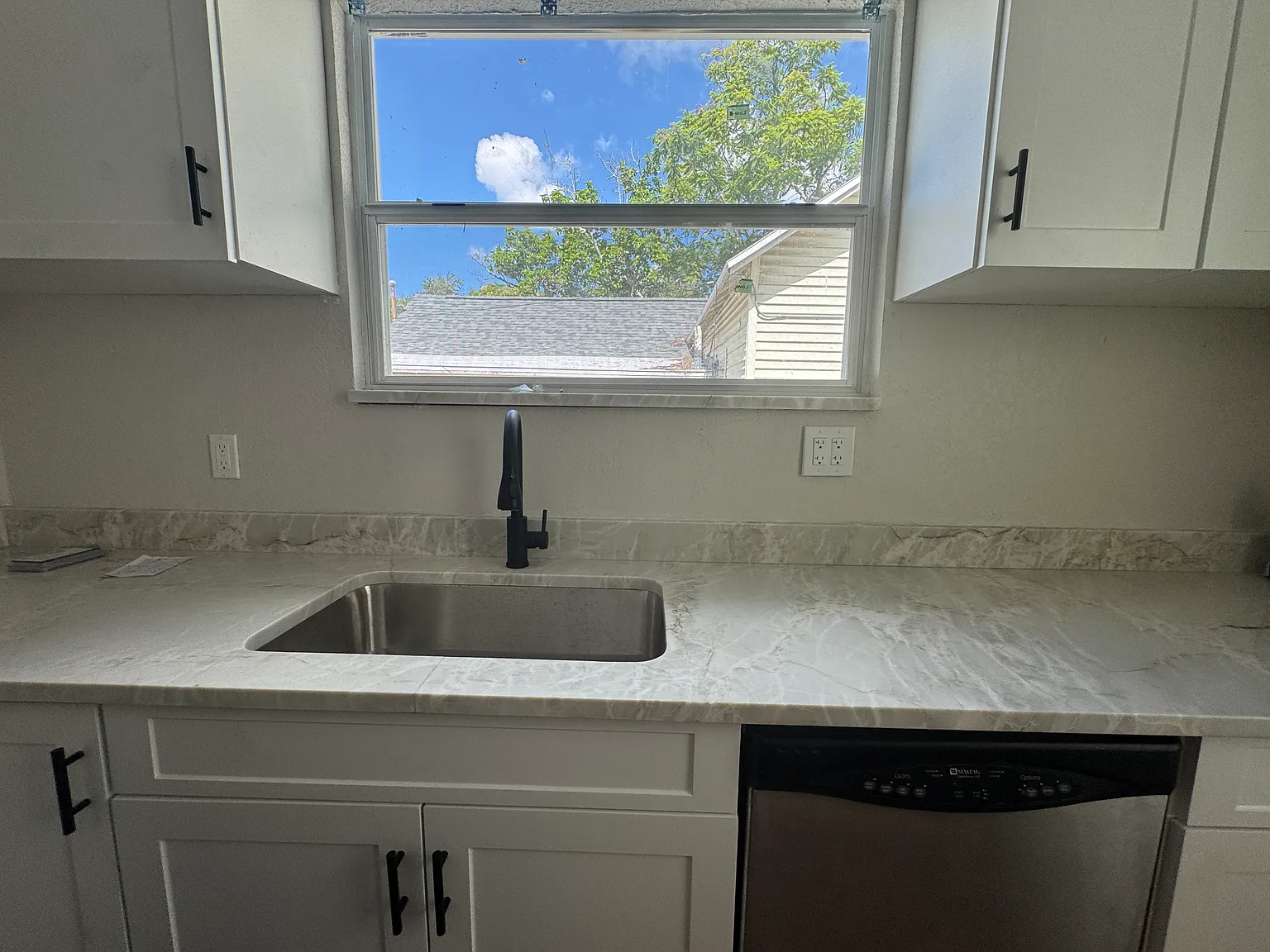 2 bed, 625 sqft, $1,899 — Photo 4
