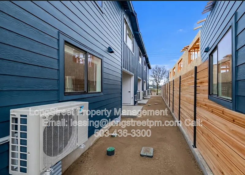 4 bed, 2.0 bath, 1413 sqft, $2,595 — Photo 3