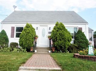 36 Pollard Ave, Pawtucket, RI 02861