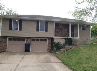 516 SE Sherri Ln, Blue Springs, MO 64014