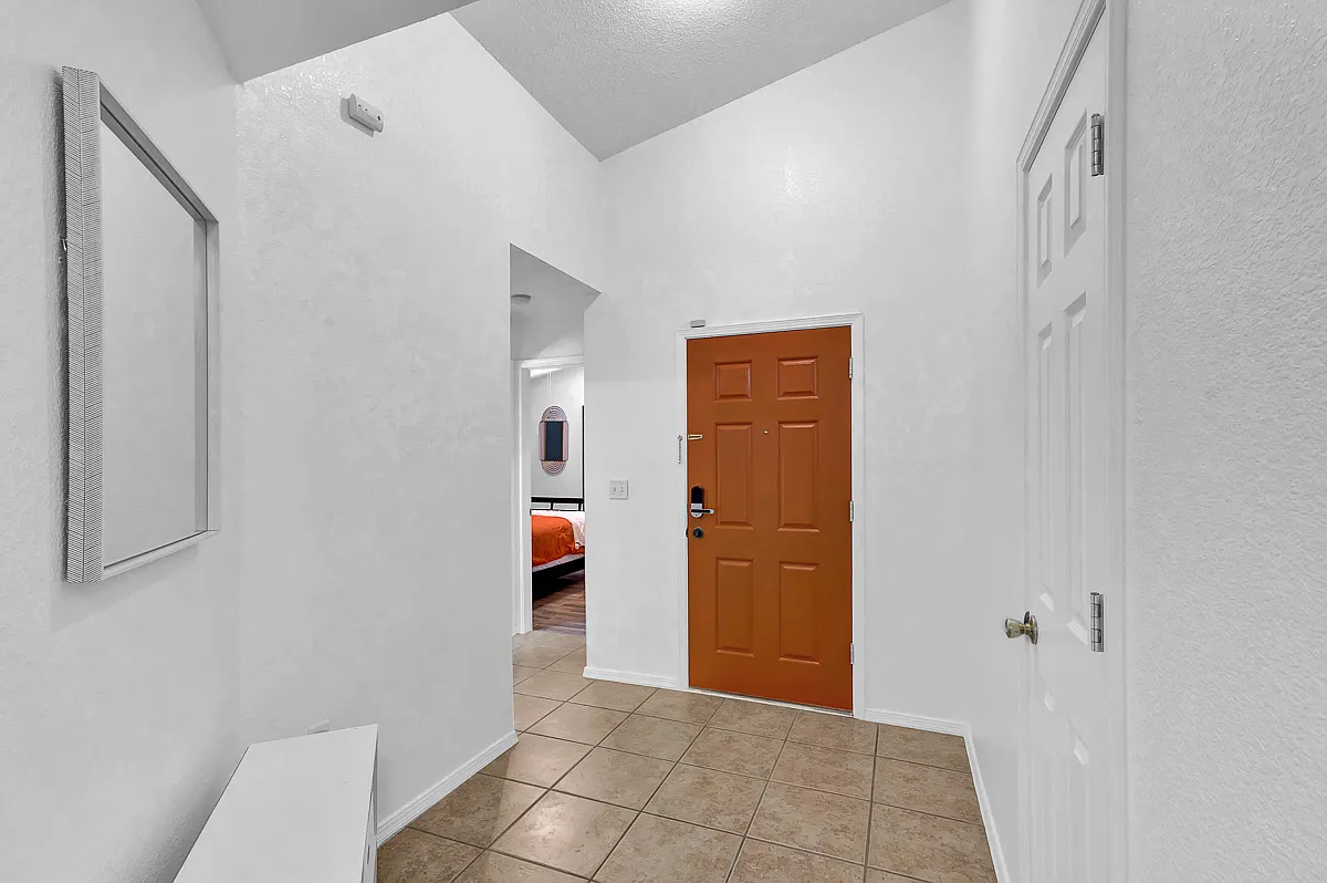 3 bed, 1341 sqft, $1,800 — Photo 2