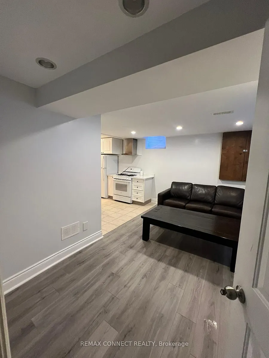 Building Photo - 532B Lightfoot Pl