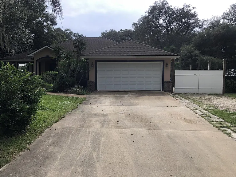 568 Segovia Rd — Photo 2