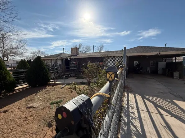 311 NE 3rd St, Seminole, TX 79360