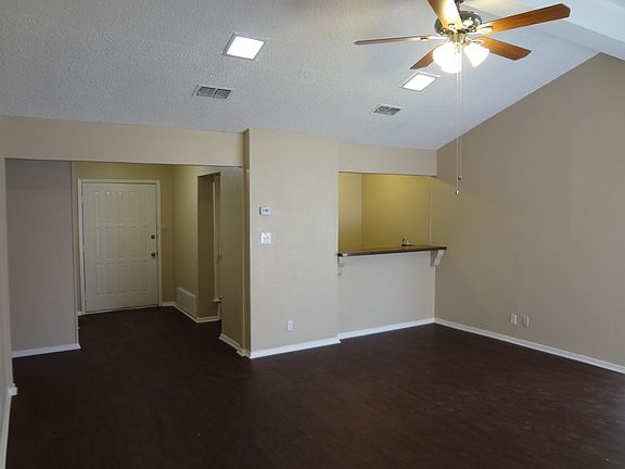 5th image of 1101 Cozby St W