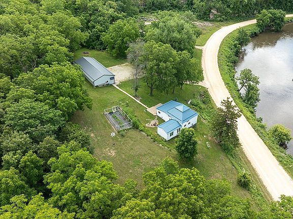 3rd image of 5041 Valley Farm Rd