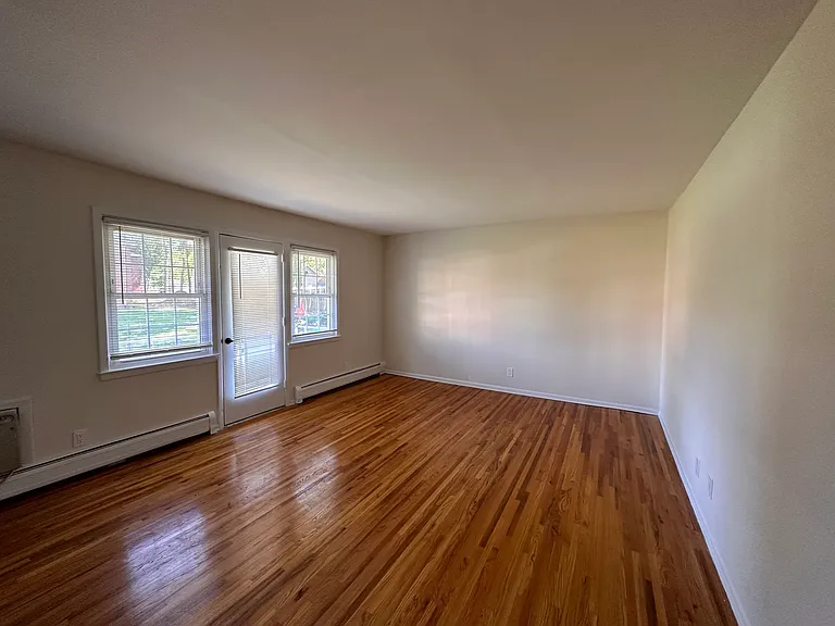 251 N Middletown Rd #3 — Photo 6