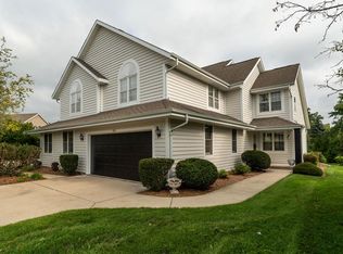 3207 S Ridge Crest COURT #3205, New Berlin, WI 53151