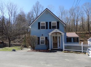 83 Powder Mill Rd, Valley Falls, NY 12185